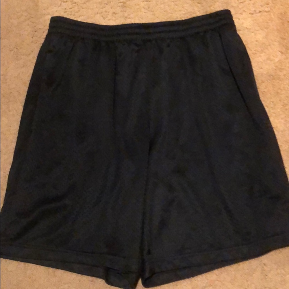 Men’s basketball/gym shorts
